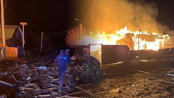 Росіяни атакували прикордонне місто - дві жінки згоріли в хаті