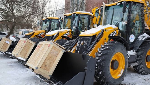 Чернігів отримав комунальну техніку на 65 млн грн: хто користуватиметься