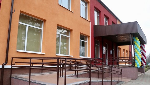 Нові класи, фасад і дах: у сільській школі на Чернігівщині показали ремонти