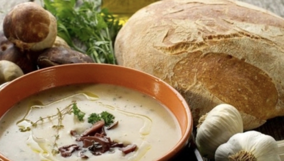 Різдвяний піст під час війни: священник розповів чи обовʼязково суворий