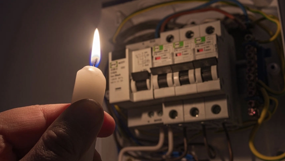 Вночі росіяни атакували обʼєкт обленерго: є аварійні відключення