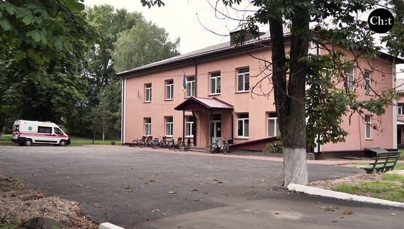 Своїми силами та за підтримки благодійників - провели ремонт медичного закладу