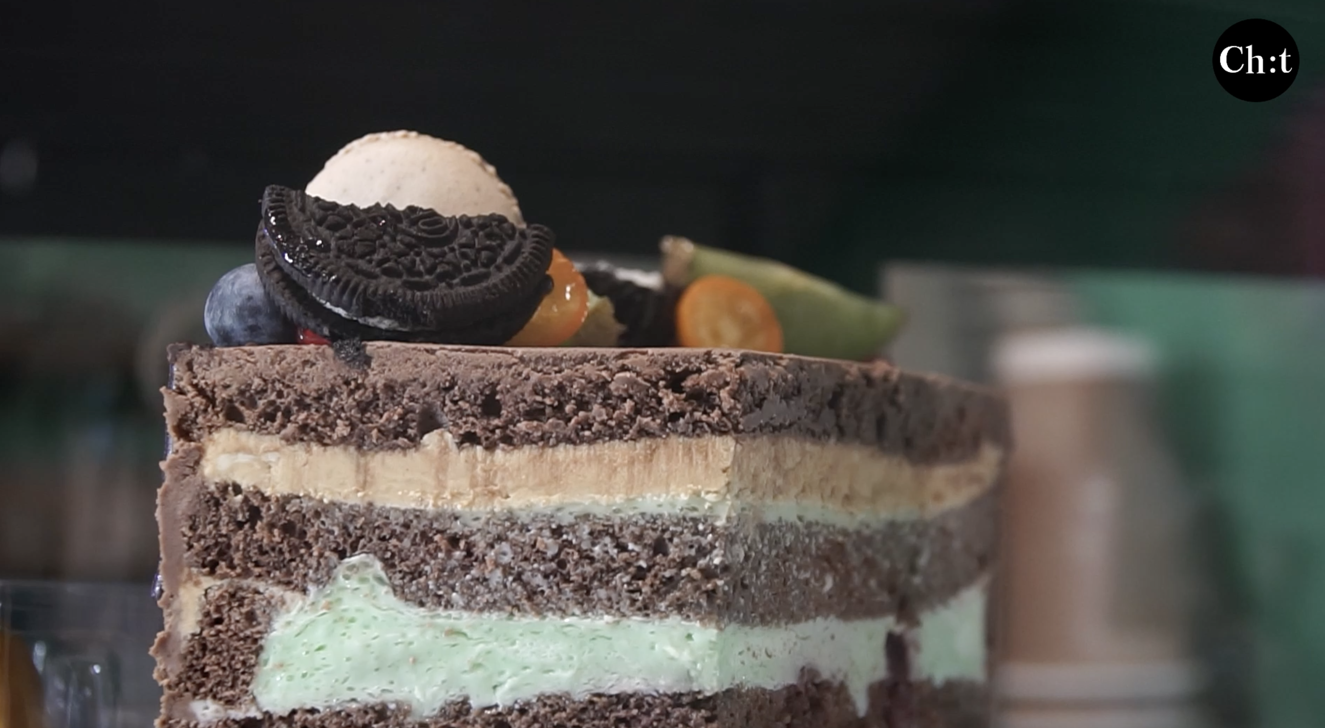 Випічка у кафе "Солодка лавка" у Чернігові